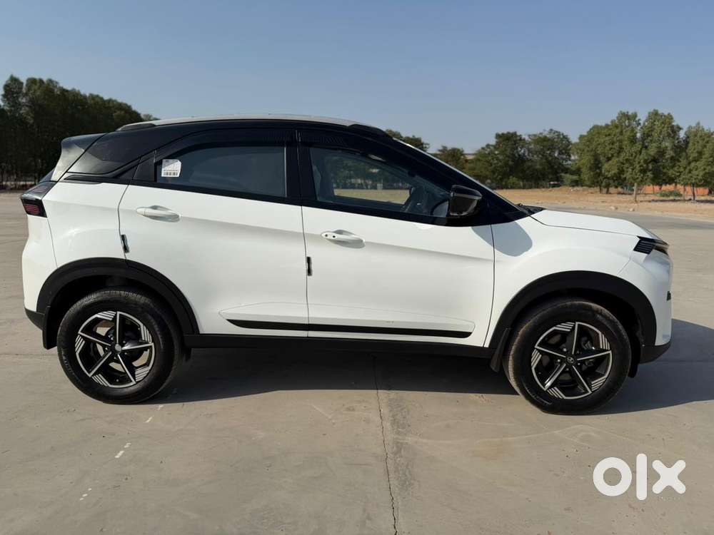 Tata Nexon Creative Plus 1.2 Revotron Petrol 7dca, 2025, Petrol
