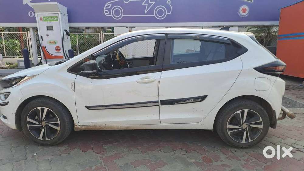 Tata Altroz Xz Plus (s) Icng, 2025