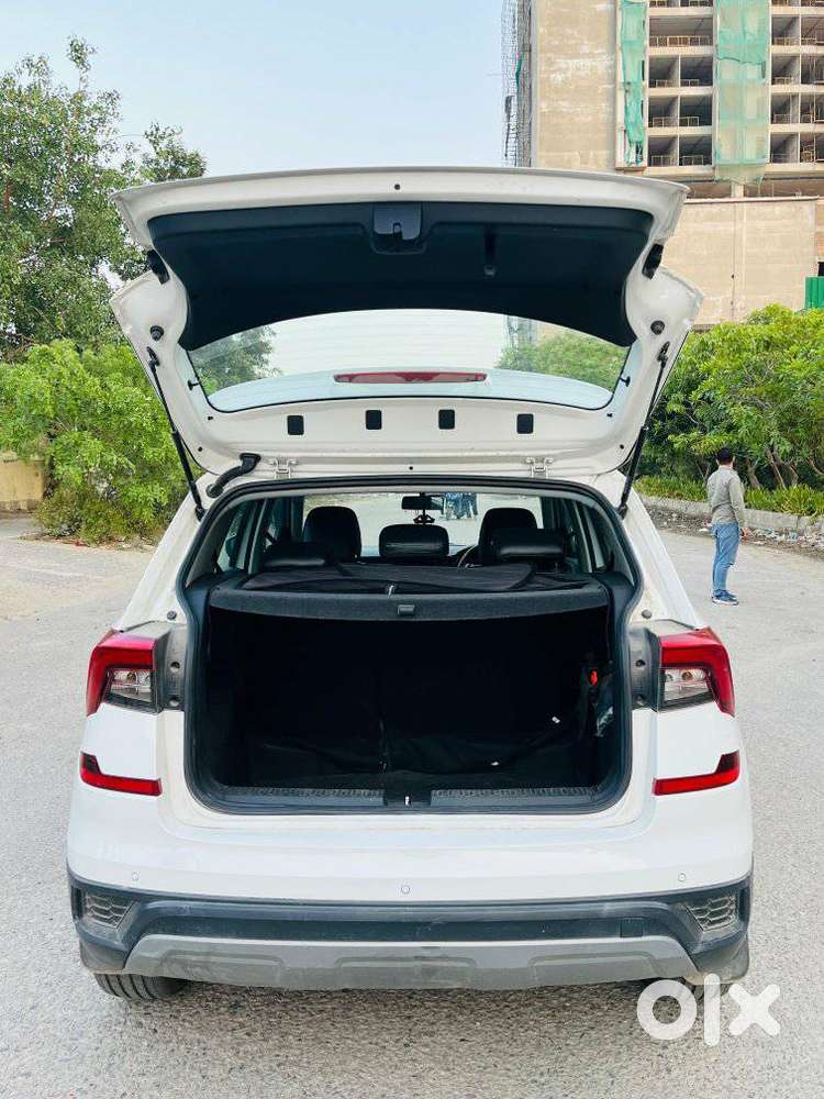 Skoda Kushaq 1.0 Tsi Ambition, 2023, Petrol