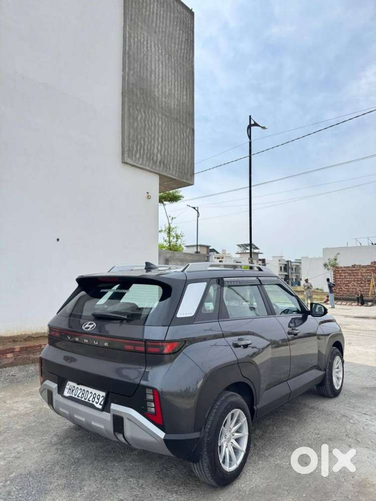 Hyundai Venue Sx(o) 1.0 Turbo Mt Knight Edition, 2025, Petrol