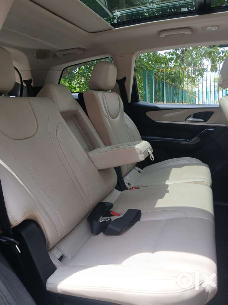 Mahindra Xuv700 2.2 Ax 7 Diesel At Str, 2022, Diesel