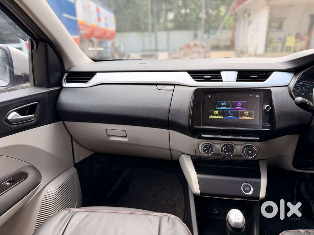 Renault Triber Rxz, 2021, Petrol