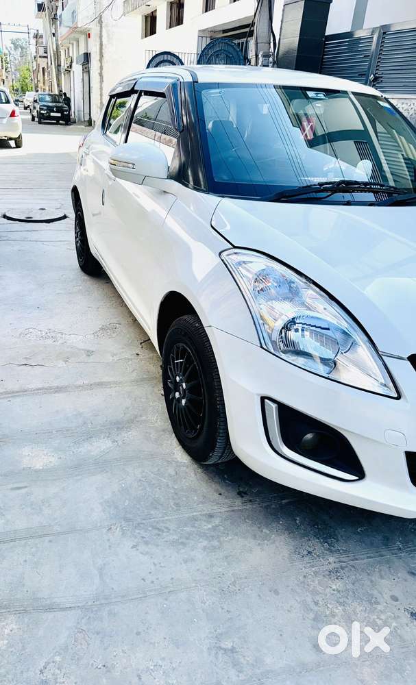 Maruti Suzuki Swift 1.2 Vxi Glory Edition, 2016, Petrol