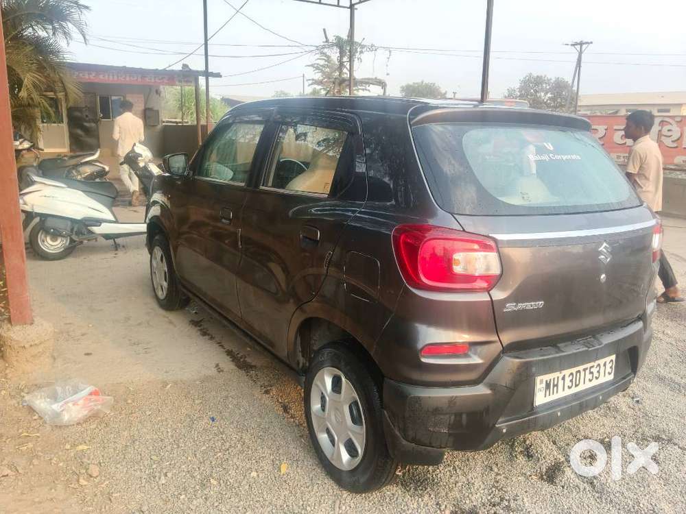 Maruti Suzuki S-presso Vxi Plus (dec 2021) – Manual Good Condition.