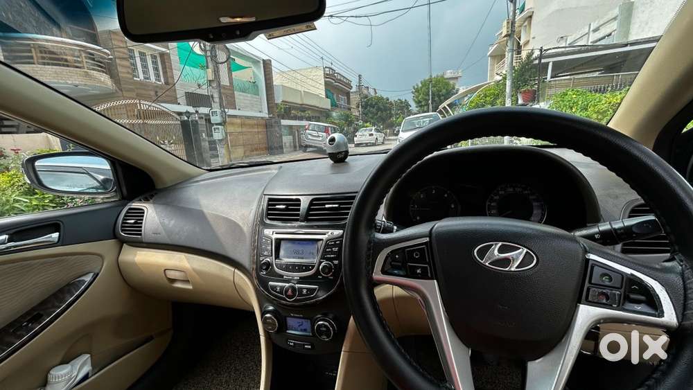 Hyundai Fluidic Verna 2011