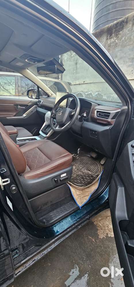 Toyota Innova Hycross 2.0 Zx Hybrid 7 Str, 2023, Cng & Hybrids