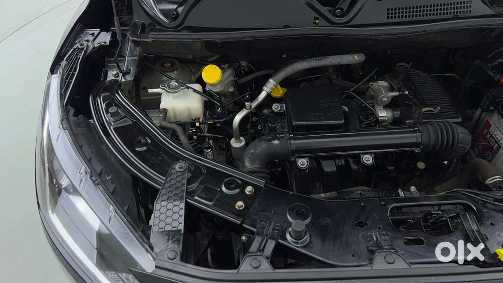 Nissan Magnite 1.0 Xv, 2023, Petrol