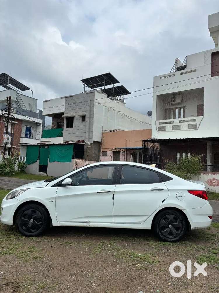 Hyundai Verna 2012