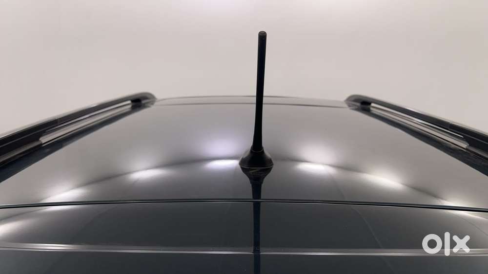 Mahindra Xuv300 1.2 W8 (o) Amt Petrol, 2022, Petrol