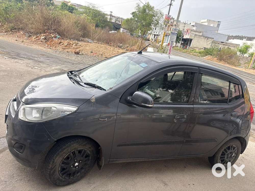 Hyundai I10 2011 Cng & Petrol Well Maintained