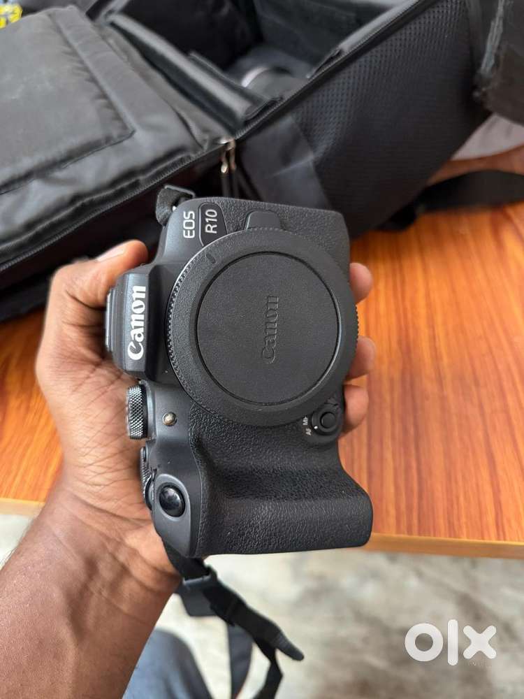 Canon EOS R10 model
