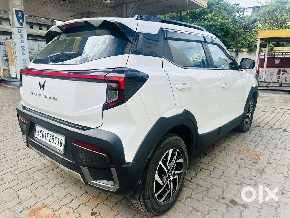 Mahindra Xuv 3xo Ax5 Pm Mt, 2024, Petrol