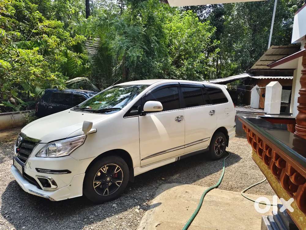 Toyota Innova 2010 Diesel 215000 Km Driven
