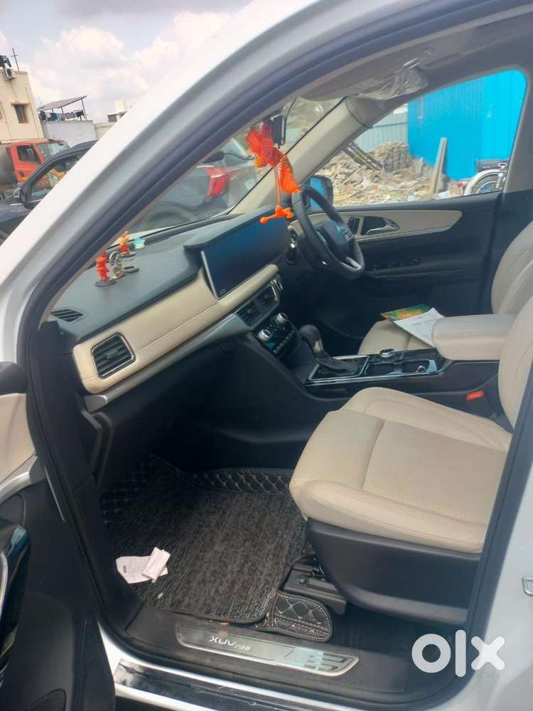 Xuv 700 Ax7l At Awd Diesel 2025 July Model