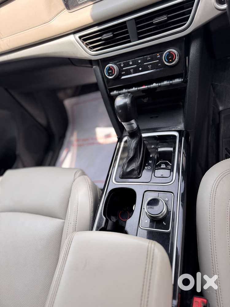 Mahindra Xuv700 2.2 Ax 7 Diesel At Luxury Pack Str, 2022, Diesel