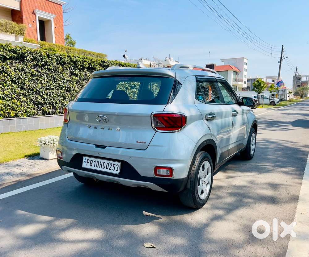 Hyundai Venue Petrol 2019