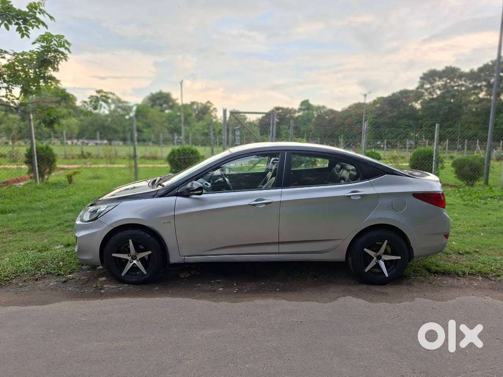 Hyundai Verna 1.5 S 2013 , With Lcd Screen And Reverse Camera