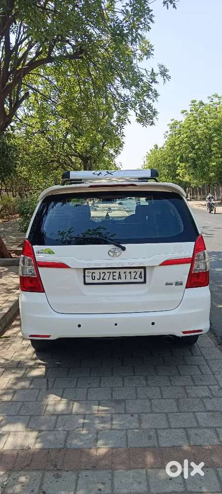 Toyota Innova 2015 Diesel 225000 Km Driven