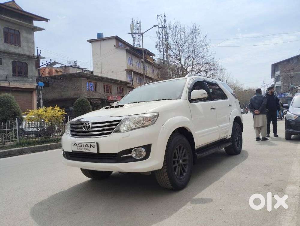 Toyota Fortuner 3.0 4x2 Automatic, 2016, Petrol