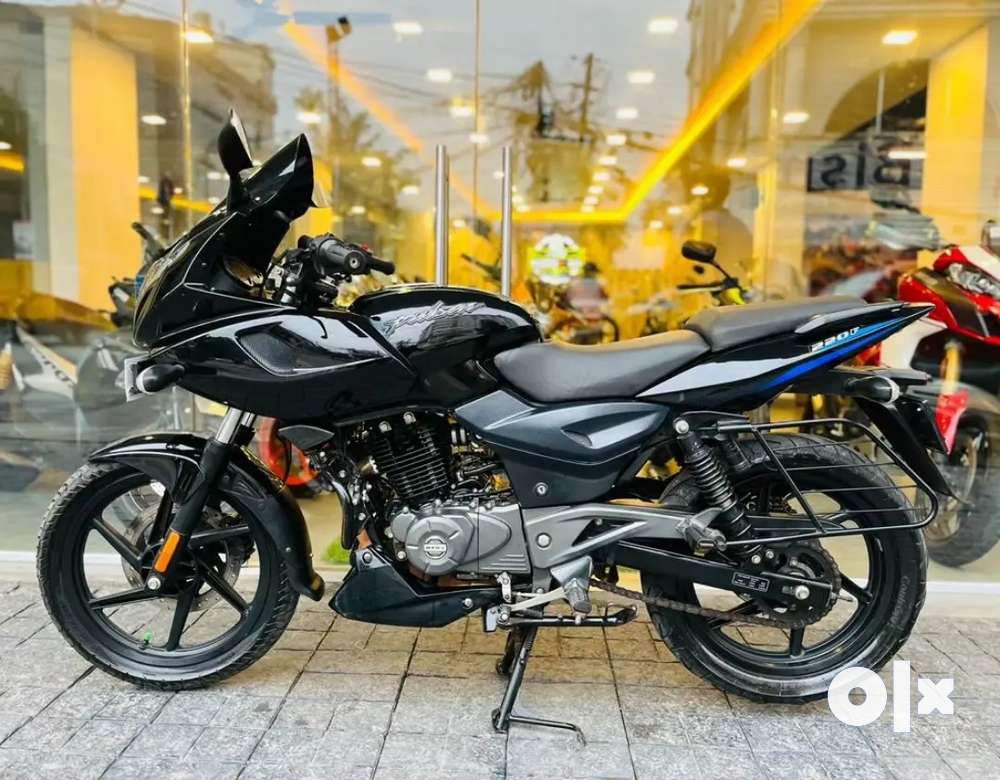 Pulsar 220 deals price 2020