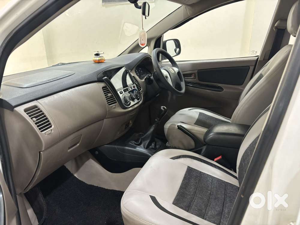 Toyota Innova 2.5 Z Diesel 7 Seater, 2015, Diesel