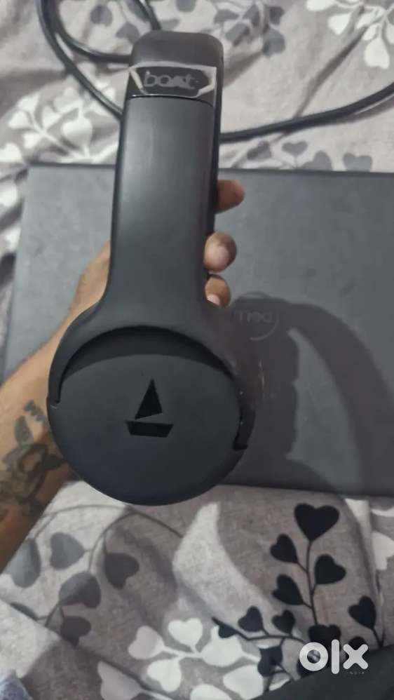 Boat rockerzz 411 headphone