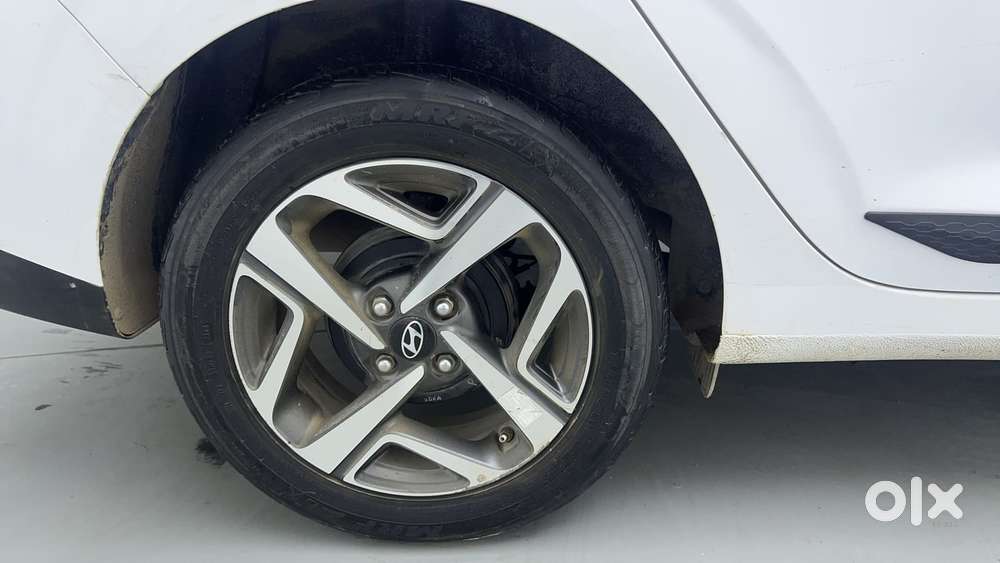 Hyundai Aura 1.2 Sx Cng, 2023, Cng & Hybrids