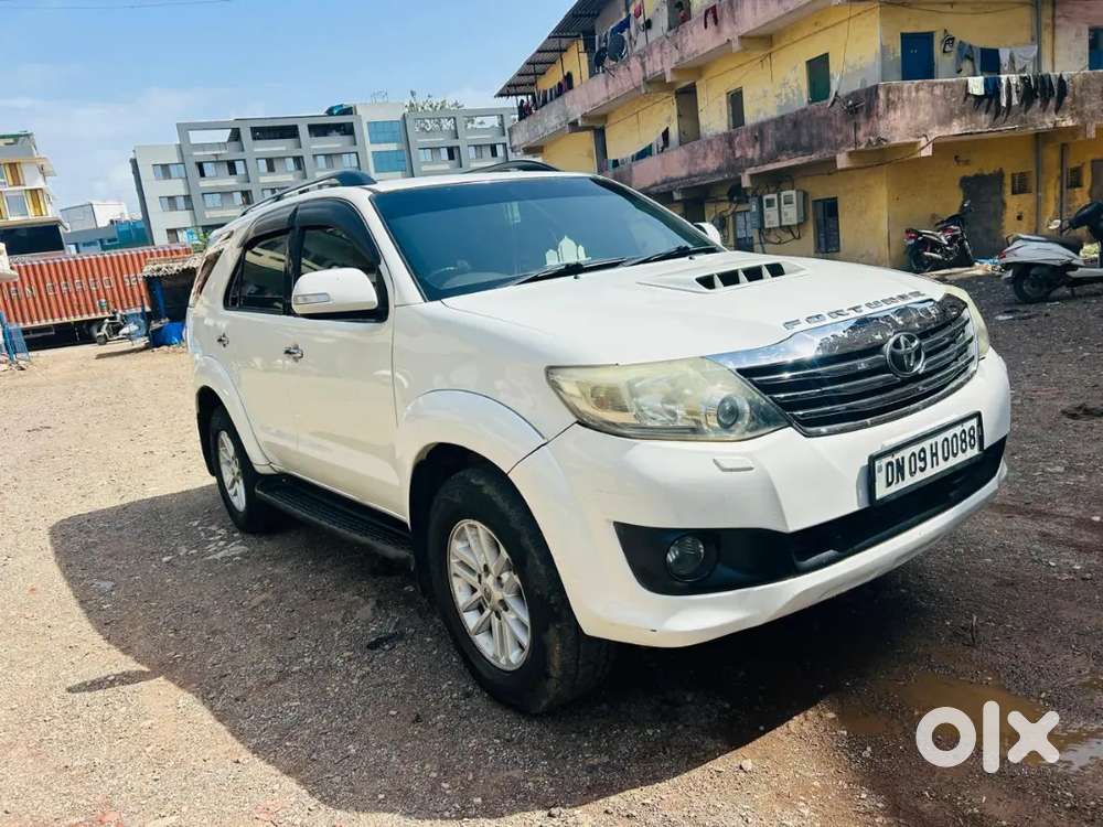 Toyota Fortuner Legender 2012 Diesel 125000 Km Driven