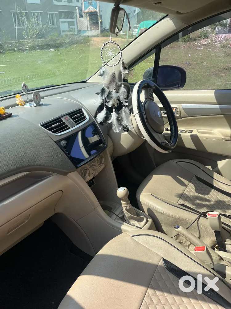 Maruti Suzuki White Ertiga 2017