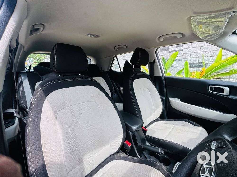 Hyundai Venue Sx Mt, 2025, Petrol