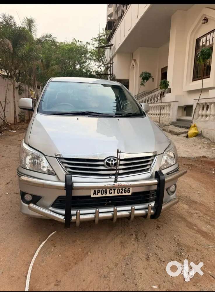Toyota Innova 2013 Diesel 890000 Km Driven