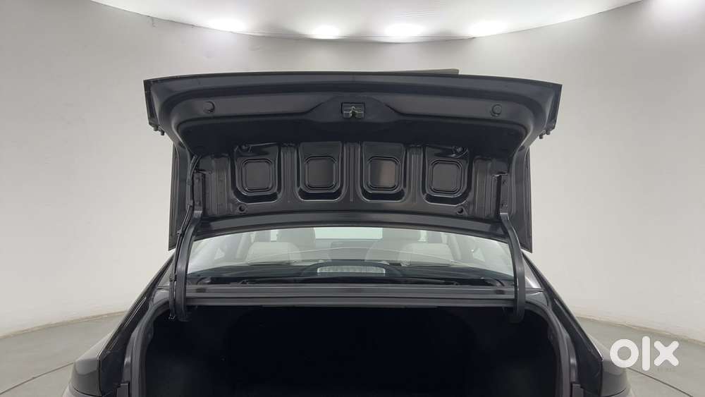 Hyundai Verna 1.5 Sx Petrol Mt, 2024, Petrol