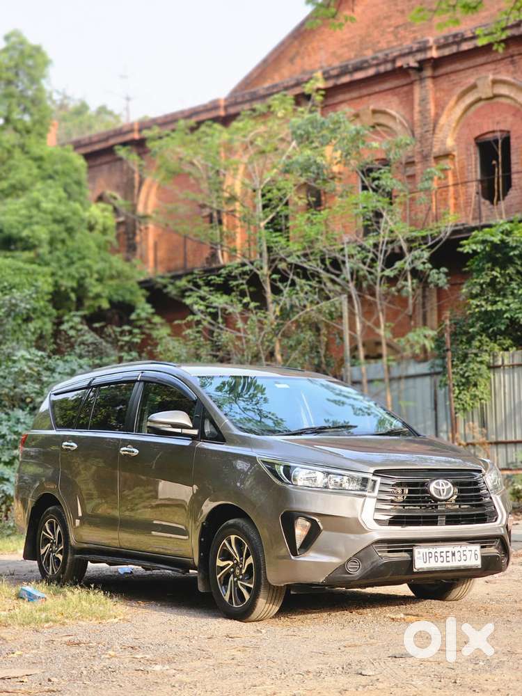 Toyota Innova Crysta 2.4 G Mt 8s, 2022, Diesel