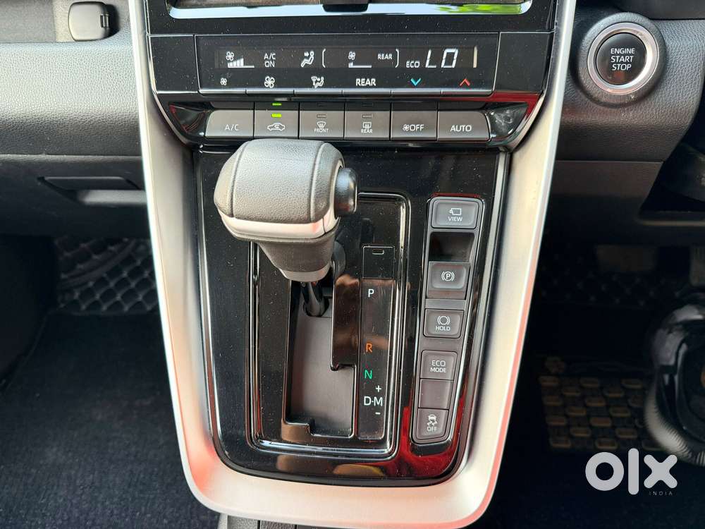 Toyota Innova Hycross Gx (o), 2025, Petrol