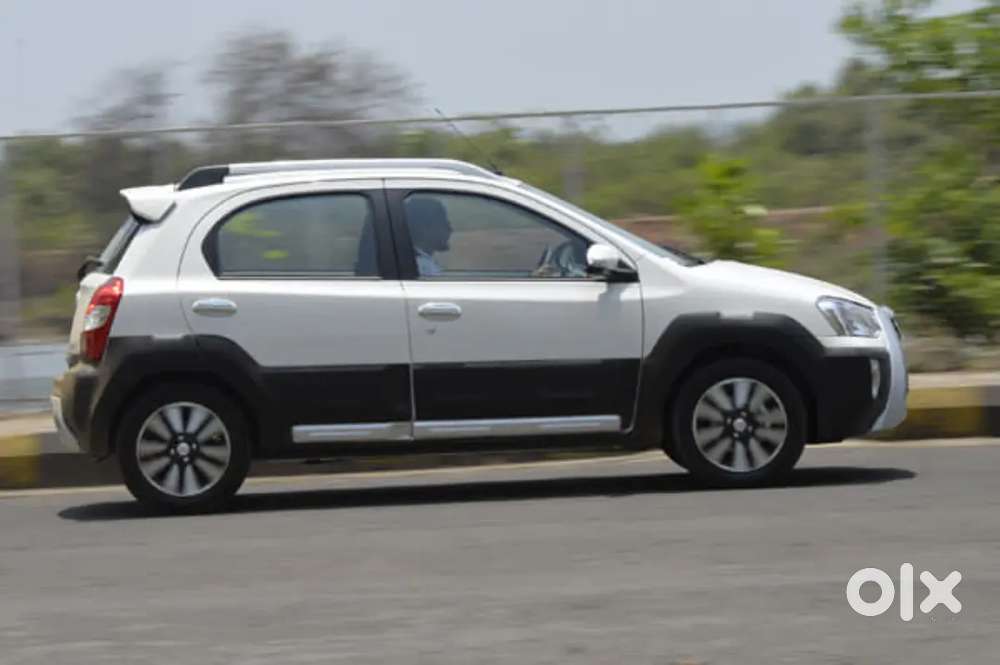Toyota Etios Cross 2015 Diesel 100001 Km Driven