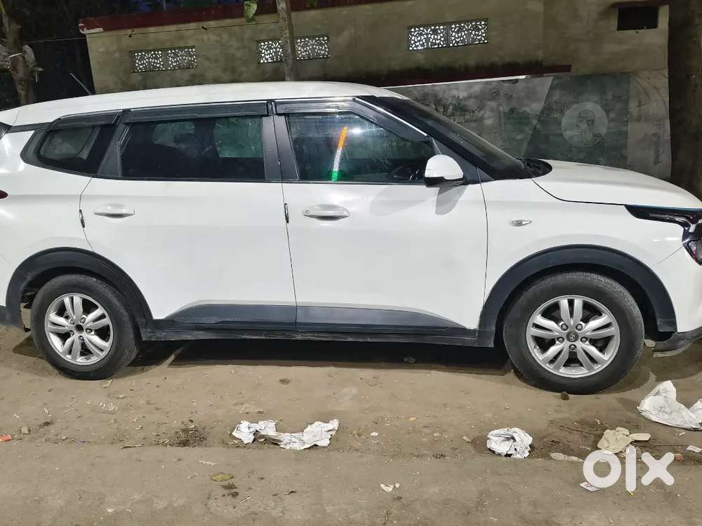 Kia Carens Car Hai Dimoan 15000 Lkha Daunn Payment Hai Aur Kist 44 Hai