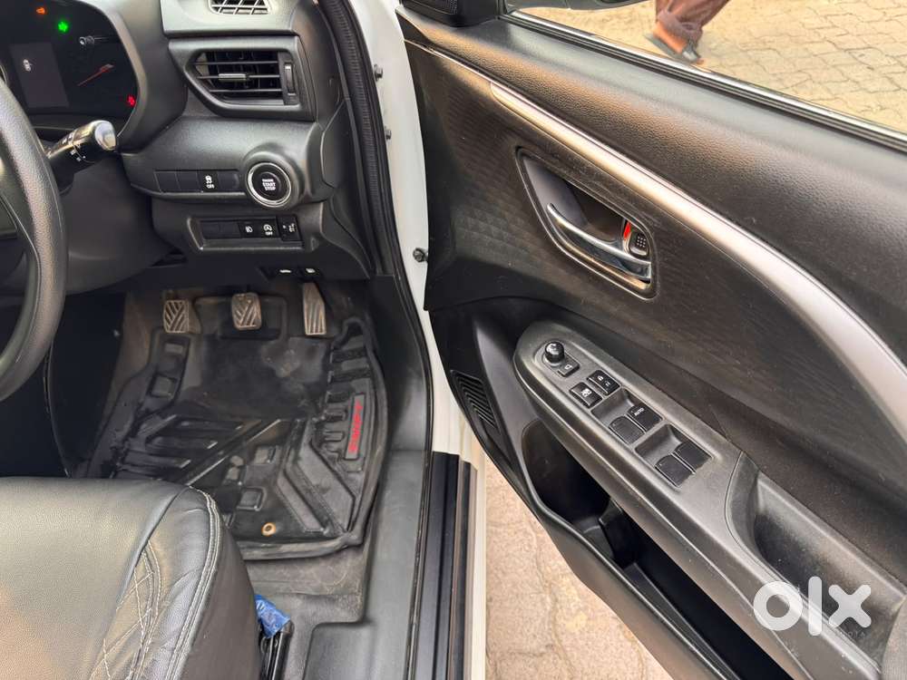 Maruti Suzuki Swift 1.3 Zxi, 2024, Petrol