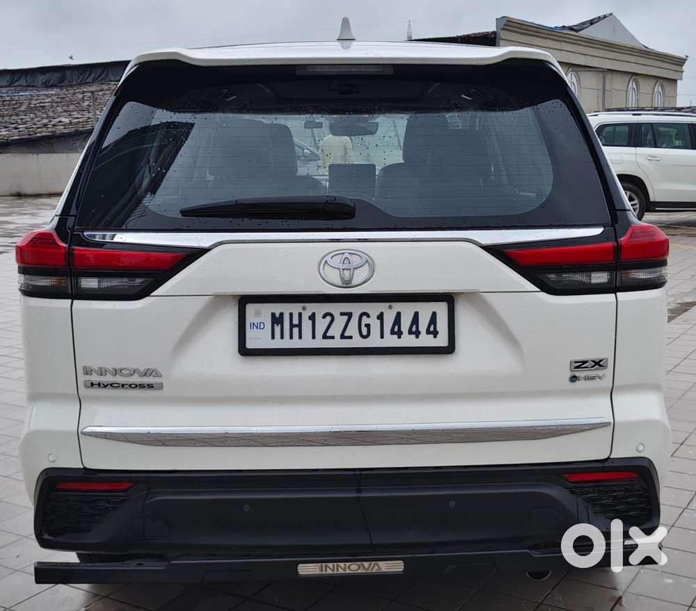 Toyota Innova Hycross 2.0 Zx (o) Hybrid 7 Str, 2026, Petrol
