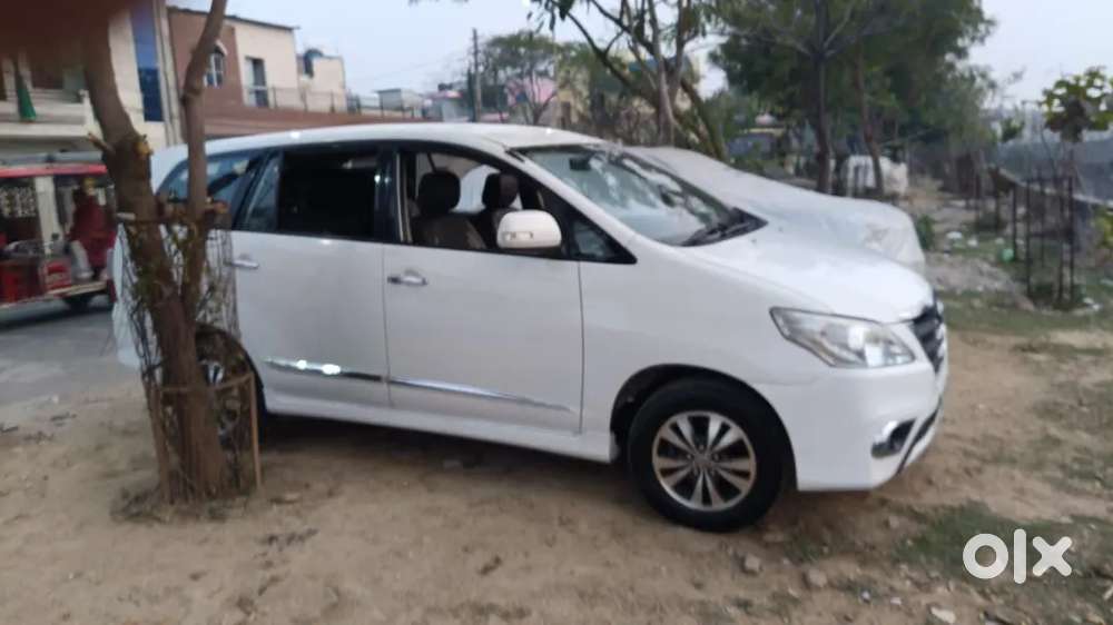 Toyota Innova 2015