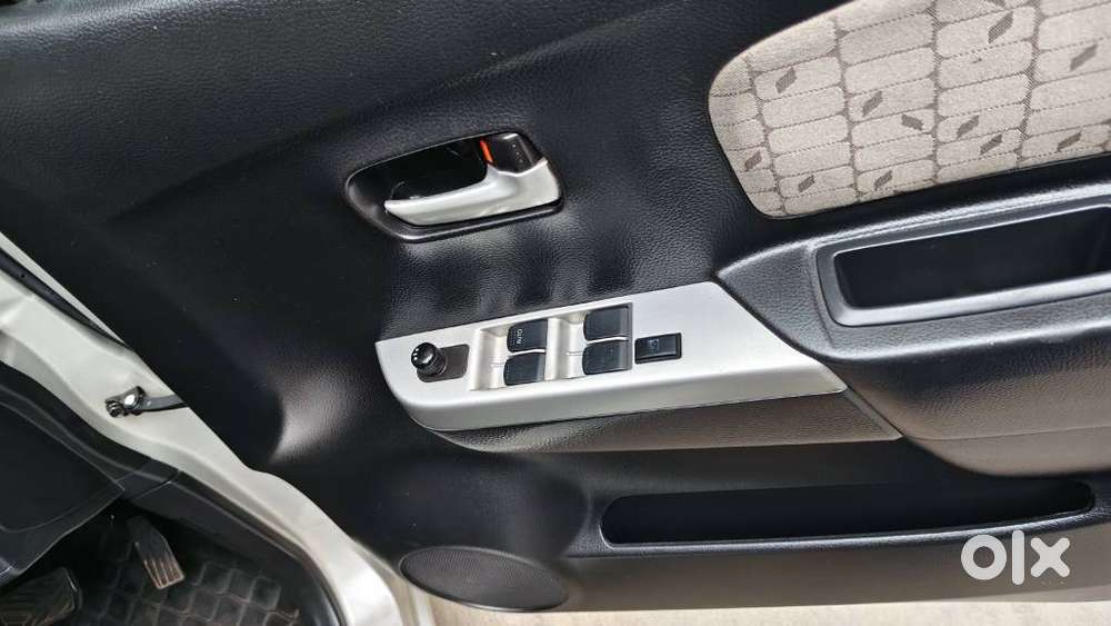 Maruti Suzuki Wagon R 1.0 Vxi Plus (o) Amt, 2016, Petrol