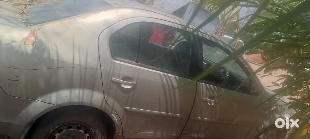 Ford Fiesta 2007 & Tata Indica 2010