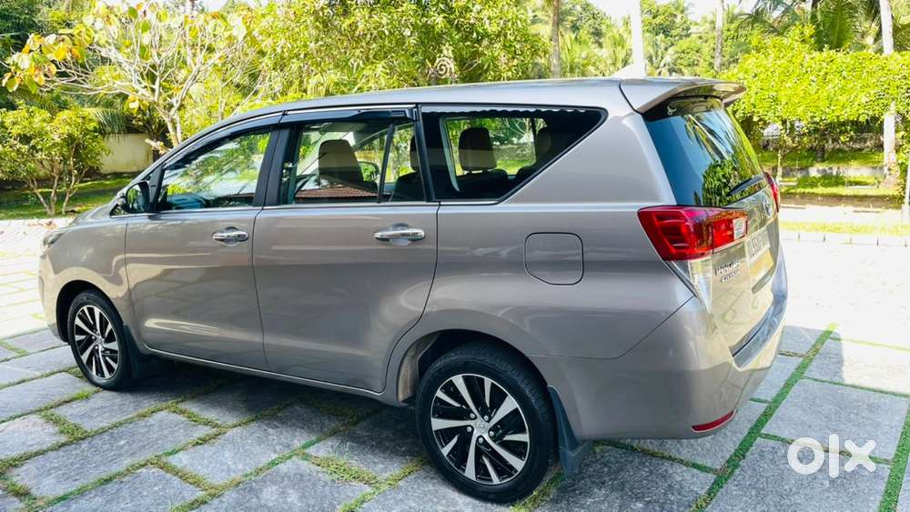 2022 Toyota Innova Crysta