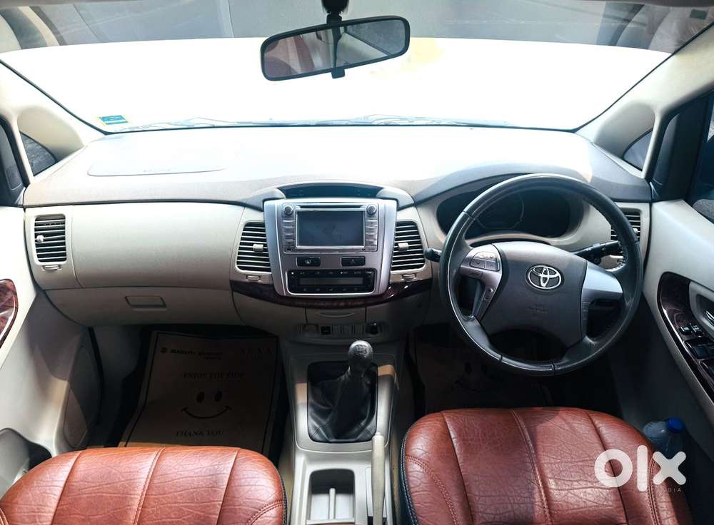 Toyota Innova Hycross 2.0 Zx (o) Hybrid 7 Str, 2025, Petrol