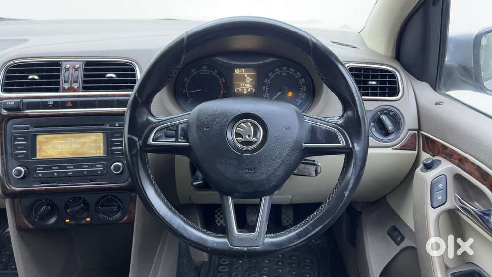 Skoda Rapid 2013-2016 1.6 Mpi Ambition With Alloy Wheel, 2015, Petro..