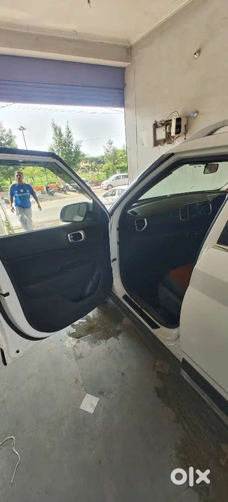 Hyundai Venue 2020 Petrol Well Maintained