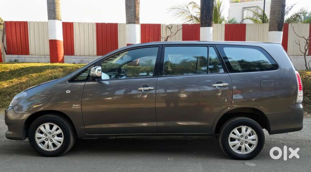 Toyota Innova 2.5 Vx 8 Str Bs-iii, 2011, Diesel