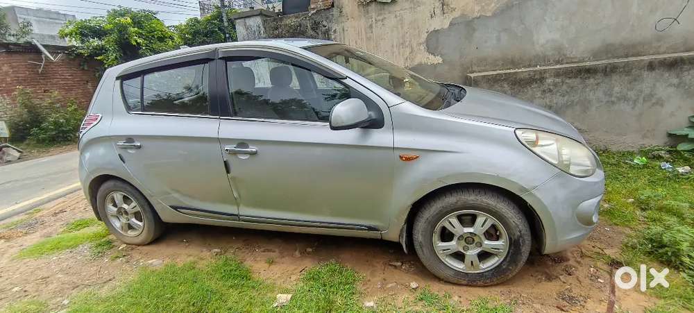 Hyundai I20 Asta Top Model 2009  Petrol + Lpg  Abs