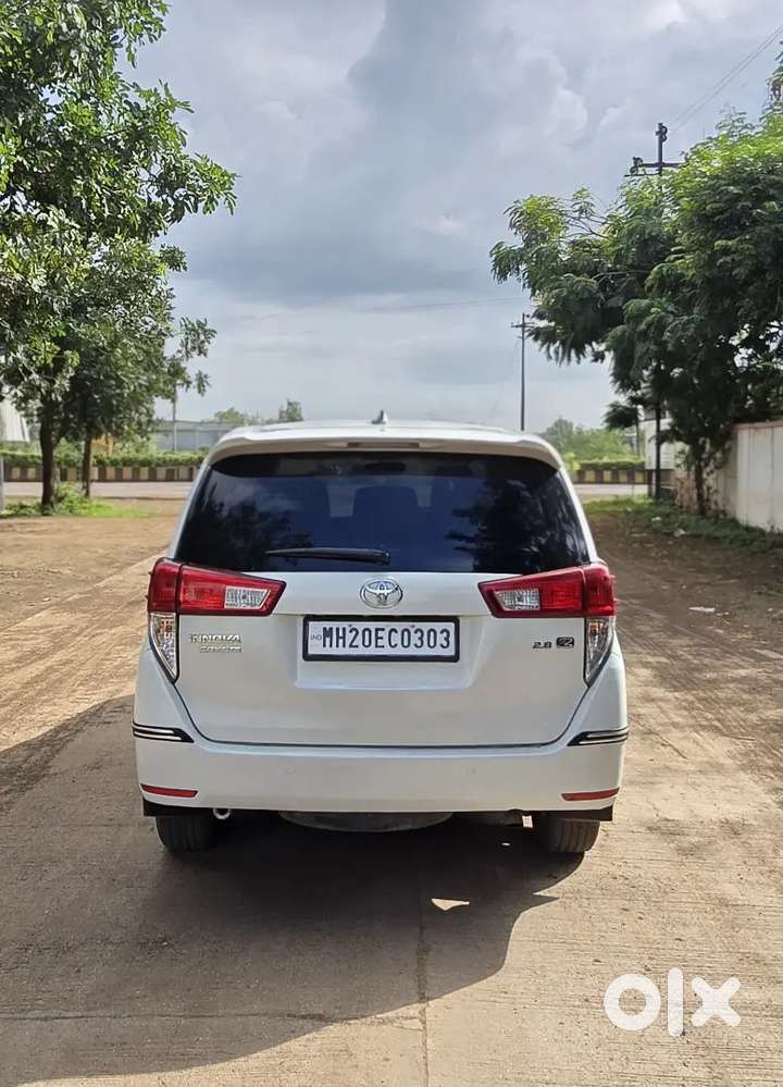Toyota Innova Crysta 2.8z