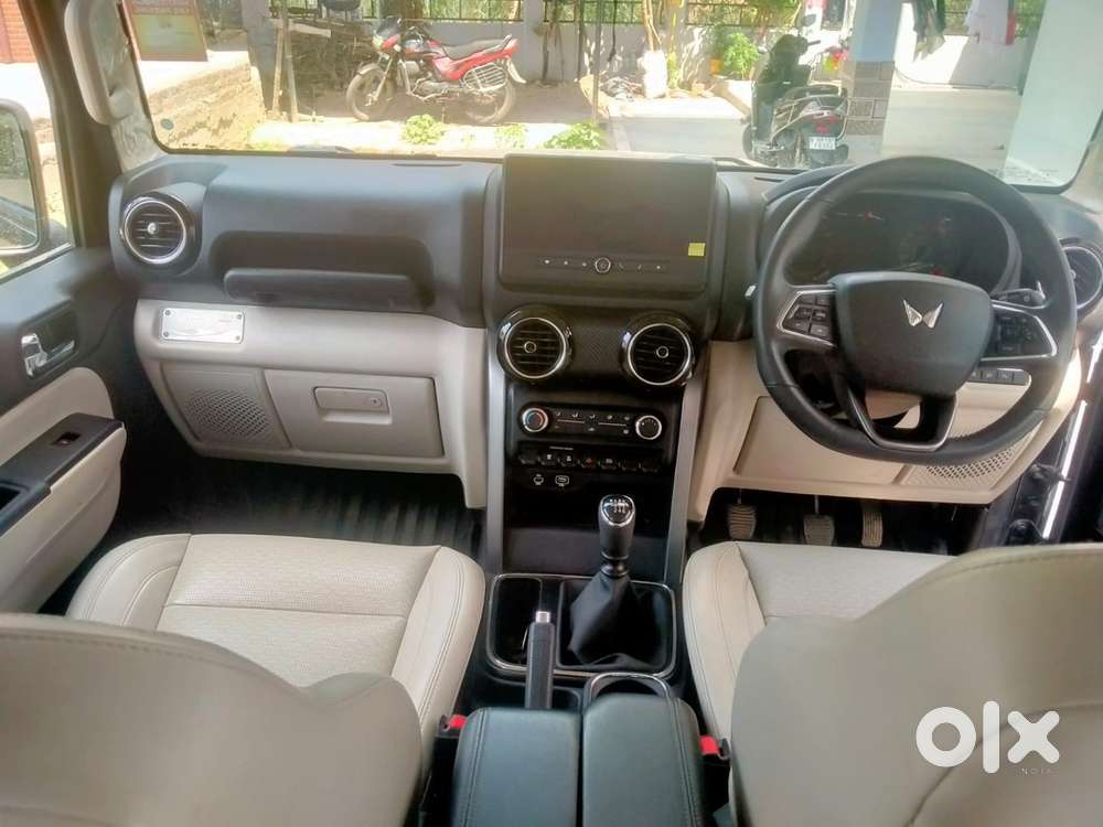 Mahindra Car Petrol 2025