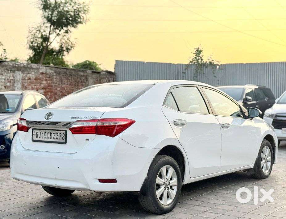 Toyota Corolla Altis 2013-2017 G At, 2014, Petrol
